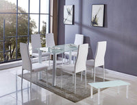 mesa de comedor blanca con sillas